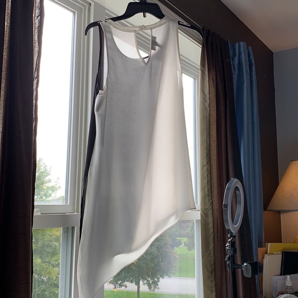 NWOT Sheer asymmetrical sleeveless top size S - Picture 2 of 3